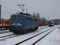 Am 27.Januar 2013 setzte sich die PRESS 140 037,in Bergen/Rgen,vor dem IntEgro Wagen ABomz 55 80 30-33 750-2.