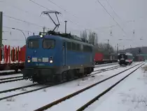 Am 27.Januar 2013 setzte sich die PRESS 140 037,in Bergen/R�gen,vor dem IntEgro Wagen ABomz 55 80 30-33 750-2.