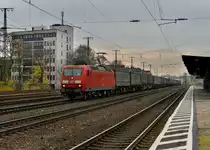 145 064 mit einem Ambrogio-KLV am 24.11.2012 bei der Durchfahrt in K�ln-West.