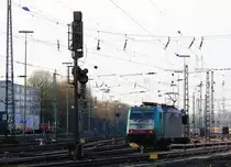 Ein Nachschuss von der Cobra 2841 kommt als Lokzug aus Belgien und f�hrt in Aachen-West ein bei sch�ner Wintersonne am 28.1.2013.