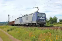 Am 5.August 2012 sind zwei RBH 143er bei Burgstemmen mit reichlich Holz auf dem Weg in den S�den.