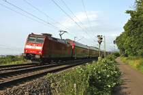 146 116-9 schleicht langsam mit einem verspteten RE von Offenburg nach Basel am 29.06.12 Richtung Leutersberg.