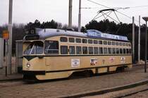 Den Haag - PCC-Triebwagen 1006 im Februar 1980 in der Endhaltestelle Duindorp



