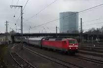 120 132-6 zieht den EN 453 auf einem vergleichsweise kurzen St�ck der langen Reise von Paris nach Moskau im Mannheimer Hbf. (02.02.2013)