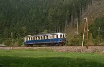 5044.21 ist als Personenzug bei Kohleben unterwegs. (ca. 1983)