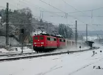 151 065 und 151 132 durchfahren am 09.Februar 2013 als Doppeltraktion, mit einem gemischten G�terzug, den Kronacher Bahnhof Richtung Lichtenfels.