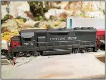 EMD GP 40 7606  Cotton Belt  (09.02.2013)