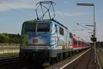 111 066 schiebt am 22.8.12 einen RE durch Th�ngerheim.