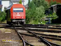 2016 064 bahnt sich ihren Weg �ber die freigestellte Fahrstrasse der Rieder Westeinfahrt; 120624