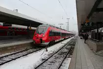 442 807 und 442 605 warten in N�rnberg Hbf mit dem Franken Th�ringen Express auf die Abfahrt. 26.01.2013 