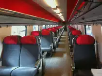 Nachdem bereits 2 ICN �usserlich aufgefrisch wurden, folgte nun auch der RABDe 500 000. Zus�tzlich wurde dieser Zug auch Innen modernisiert. In der 1. Kl. wurden die Ledersitze mit neuen Stoffbez�gen �berzogen, meiner Meinung nach eine gute Neuerung, Lausanne, 10.02.2013.