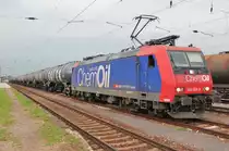 Am 5.Juli 2012 stand SBB Cargo/Chemoil 482 028 mit einem Kesselwagenzug in Gro�korbetha bereit zur Abfahrt.