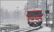 s1 1525 mit Steuerwagen 1712 zwischen Igis und Landquart Ried. (12.02.2013)