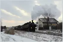 93.1420 mit ihrem SGAG 14500 von Korneuburg nach Ernstbrunn am 11.2.2013 am bei der Ausfahrt aus Karnabrunn.

http://www.landesbahn.at/