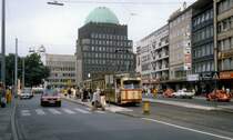 Hannover STRA SL 8 (T4 505) Kurt-Schumacher-Strasse am 26. Juni 1981. - Im Hintergrund sieht man das Anzeiger Hochhaus, das 1927/28 vom Professor Hger erbaut wurde.