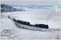 93.1420 vom Verein Neue Landesbahn mit ihrem SGAG 14500 von Korneuburg nach Ernstbrunn am 11.2.2013 am Mollmannsdorfer Berg.

http://www.landesbahn.at/ 
