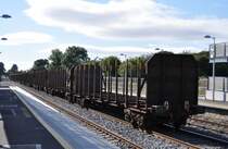 IERLAND sept 2012 KILDARE rongen wagens hinter LOC 083 warten auf grnes licht fr den abfahrt