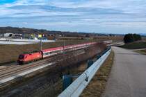 OIC 548, unterwegs in den Weiten des Tullnerfeldes Richtung Westen. Perschling, am 03.02.2013.