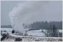 92.2271 vom MLV als Vorspann vor 93.1420 am 10.2.2013 als NF 95405, aufgenommen bei den B�gen vor OBer Nondorf.

http://www.lokalbahnverein.at/deutsch/index.php
