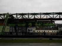  Wuppertaler Schwebebahn in Richtung Vohwinkel am Haltepunkt Alter Markt.(20.2.2013) 
