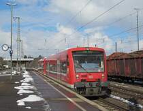 650 114 und ein weiterer 650er verlassen am 20. Februar 2013 als RB nach Ulm Hbf den Bahnhof Crailsheim.