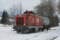 DH 1100.2 bei der Ankunft im Bahnhof Gleinsttten mit einem Kesselwagen fr das dortige Lagerhaus.  