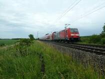 146 231-6 am 08.06.12 mit einem RE nach Offenburg bei Hgeheim. Leider ist das Bild leicht unscharf.