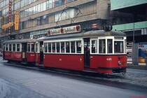 Wien - T 405 mit m 5416 als Linie T im April 1974 in Wien Landstraße