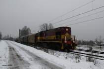 TEM2-240 das Rail Polska mit 3 Schibeplanenwagen in Tichau am 09.01.2013.
