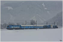 1016 023  Kyoto  fhrt mit dem Trafozug 90043 durch Niklasdorf. 
24.2.2013