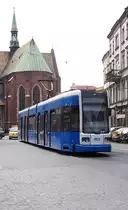 Stra�enbahn in Krakau.

Eine Niederflurbahn von Bombardier NGT6 (zweite Auslieferungsserie) ist am 08.05.2006 in Krakau unterwegs.