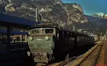 1670.14 der �BB mit einem kurzen Nahverkehrszug im Bahnhof Garmisch-Partenkirchen (Ende Dezember 1978)
