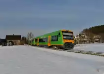 650 651 (VT 16) + 650 657 (VT 22) als RB nach Plattling am 11.02.2013 bei Gotteszell.