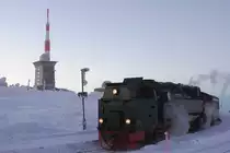 99 7237 mit P8936 am 25.01.2013 abfahrbereit im Bahnhof Brocken.