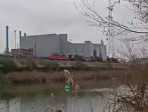 139 132 mit leerem Fl�ssigeisenzug nach Dillingen am 28.2.13 bei V�lklingen.