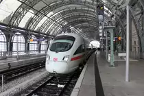 411 067-2  Traunstein , mit den 1597, in Dresden Hbf nach der Ankunft aus Wiesbaden Hbf. 24.02.2013