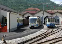 Depot der Centovalli Bahn in Domodossola am 19.05.2009.
Bei dem modernen Fahrzeug in der Mitte handelt es sich um den ET53.
Die Nummer des daneben stehenden �lteren Fahrzeugs konnte ich bei der 
Vorbeifahrt leider nicht erkennen.