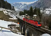 541 017 + 541 107 mit dem Ekol-KLV 41857 nach Triest am 02.03.2013 am Pyrkersh�he-Viadukt bei Bad Hofgastein.