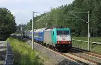 186 130-1 kommt hier am 07.07.2012 mit dem einem D-Zug, bestehend aus Russischen Schlafwagen durch Bestensee gefahren. Aufgrund einer Streckensperrung zwischen Frankfurt/O. und Berlin wurde der Zug �ber Cottbus nach Berlin gefahren.