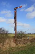 3.3.2013 Schulzendorf, Strecke Wriezen - Grenze. Einfahrsignal A (und andere Fl�gel)