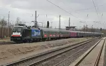 Am 3.M�rz 2013 war ES64U2 008 mit DPE32809 in Elze auf dem Weg von N�rnberg Hbf nach Hannover-Messe-Laatzen.