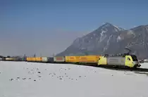 182 511-6 von TXL ist am 3.3.2103 mit Sattelauflegern bei Niederaudorf Richtung Kufstein unterwegs, weiter nach Italien. 