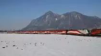 Hier einmal der Werbe- Railjet der �BB in voller L�nge. 1116 249-4 ``Ski-WM Schladming`` unterwegs bei Niederaudorf von Wien West nach Bregenz/Z�rich. Der Railjet wurde doppelt gef�hrt. 3.3.2012