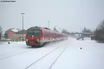 6 Tage nach Fahrplanwechsel traf man die 610er bereits an der KBS 855 (Hof-Regensburg) an. Zu Sehen ist der RE 3696 mit 610 011 und 610 xxx von Regensburg nach Hof Hbf bei der Einfahrt in Wiesau (Oberpf), 12.12.2012
