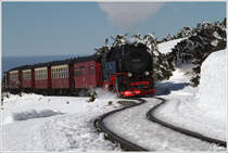 Teleaufnahme von der HSB Dampflok 99 236, welche mit dem Zug 8925 gleich den Endbahnhof Brocken erreicht.
Brocken 4.3.2013