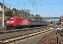 185 170-8 zieht am 05. Mrz 2013 den PKP-Kohlezug durch Kronach.