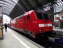 146 242-3 steht mit RE nach W�rzburg am 03.03.13 in Frankfurt am Main Hbf 