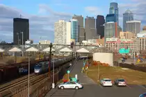 Philadelphia, USA, 03/03/13 : AMTRAK Acela Express 2022 verl�sst Philly's 30th St. Station Richtung Washington