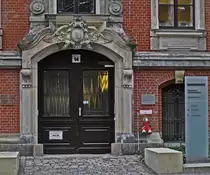 11.02.2013 , Berlin, Sch�neberger Str. 14 ; Eigentumsmerkmal am Nebeneingang der ehem. Konigl. Eisenbahndirektion