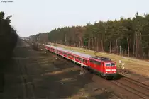 111 018-8 mit der RB 38851 Mannheim-Karlsruhe. Der Zug wird in K�rze seinen n�chsten Halt Friedrichstal erreichen. Aufgenommen am 05.03.2013 bei Graben-Neudorf.